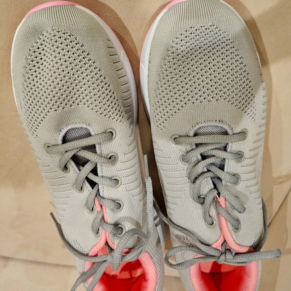 NEW, Womans Fashion Professional Skatboarding Shoes. Size 44EUR / 11.5 USA.